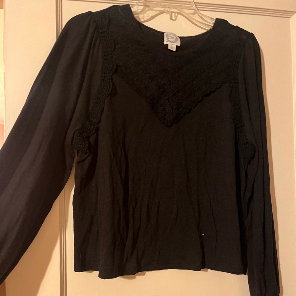 Francesca’s black lace long sleeve fall shirt